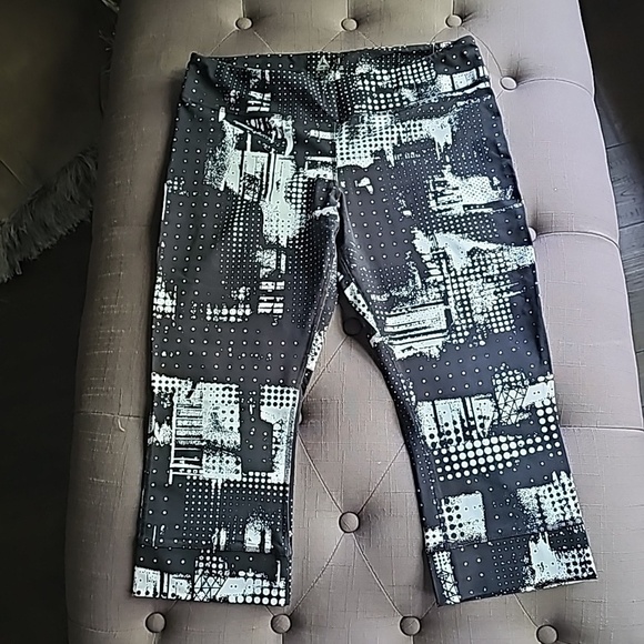 Reebok Other - Reebok, speedwick, work out pants and top... black and white size XL top L